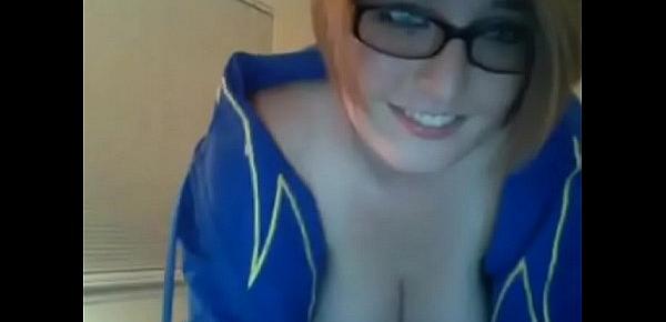  busty curvy girl with glasses camshow 4